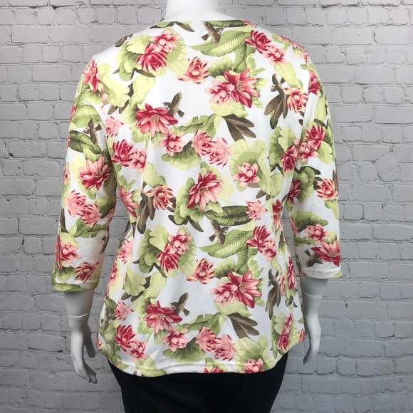 Only 1 Left! Floral 3/4 Sleeve Top Plus Size 0X - Picture 2 of 2